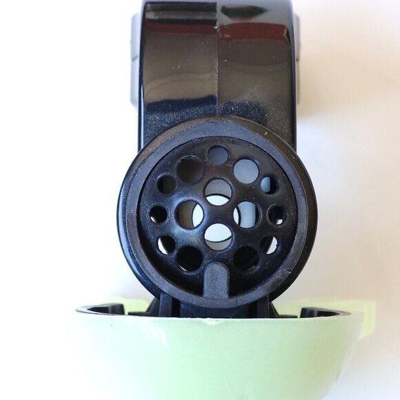 BATH AND BODY WORKS HALLOWEEN GLOW IN THE DARK SKULL WALLFLOWER BNIP - Picture 8 of 8